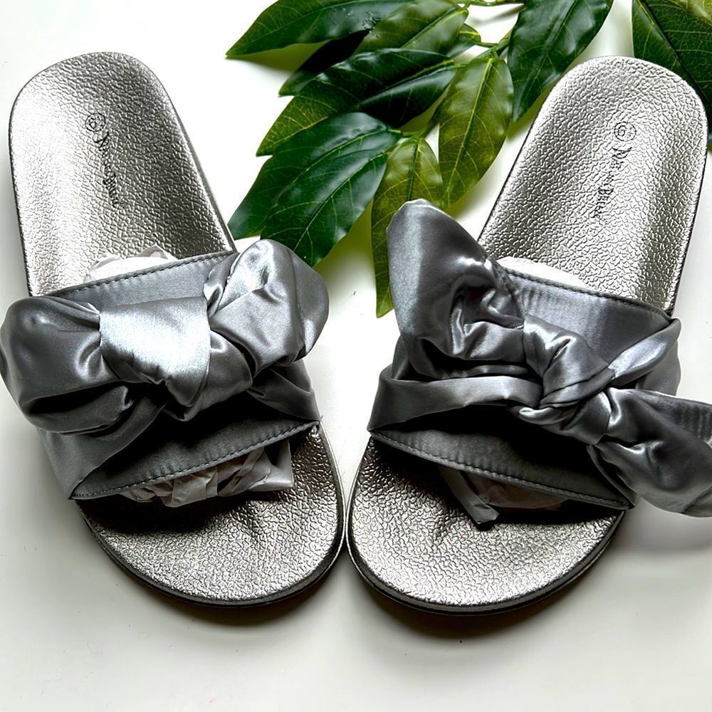 Nature Breeze Silver Satin Slides Sandals Sz 6.5